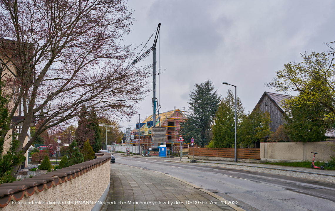 19.04.2023 - Bilder von der Baustelle Niederalmstraße 16 in Neuperlach